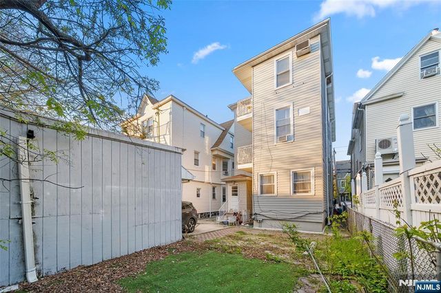 37 47th Street, Weehawken, NJ 07086