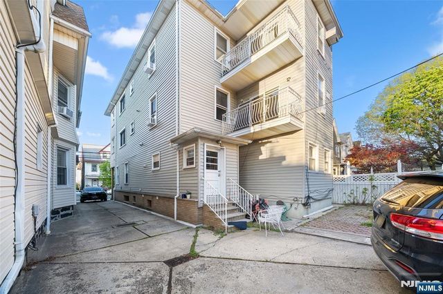 37 47th Street, Weehawken, NJ 07086