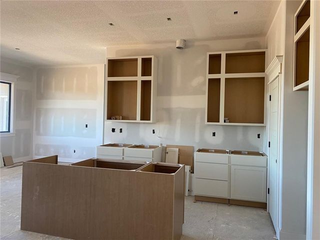 18994 W 193rd Terrace, Spring Hill, KS 66083