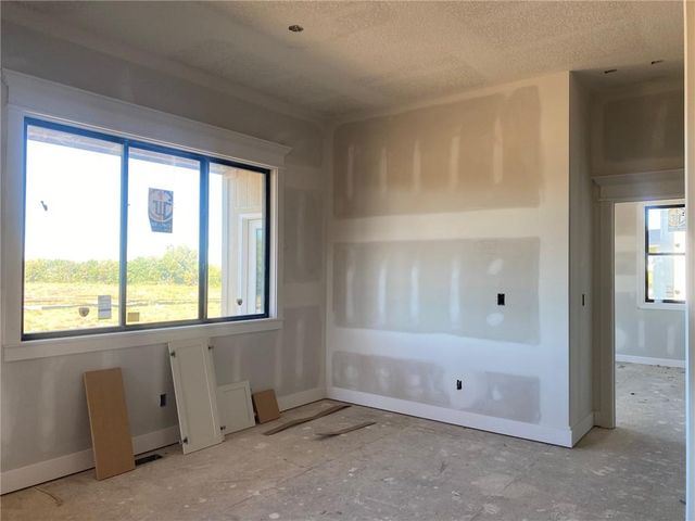 18994 W 193rd Terrace, Spring Hill, KS 66083