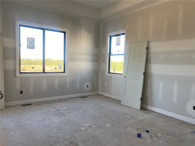 18994 W 193rd Terrace, Spring Hill, KS 66083