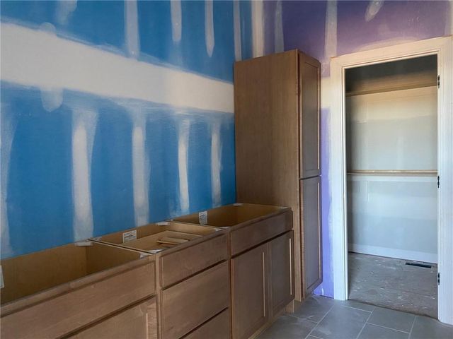 18994 W 193rd Terrace, Spring Hill, KS 66083
