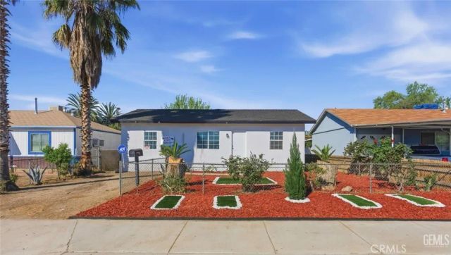 10720 Santa Ana Street, Lamont, CA 93241
