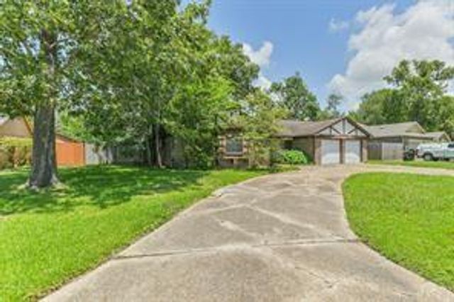 639 N Starboard Street, Crosby, TX 77532