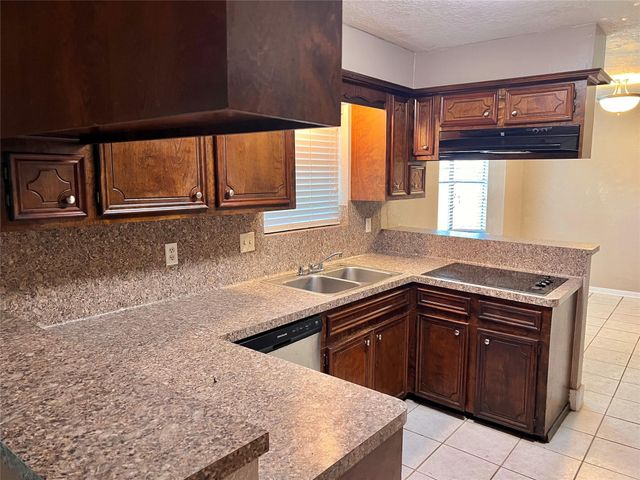 639 N Starboard Street, Crosby, TX 77532