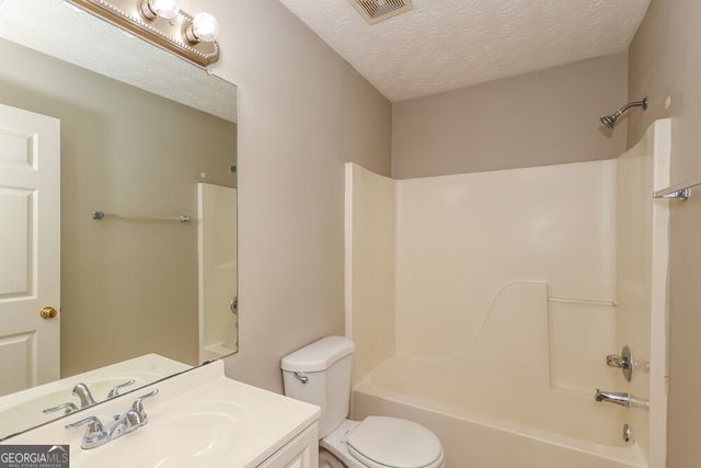 6055 Camden Forrest Drive, Riverdale, GA 30296