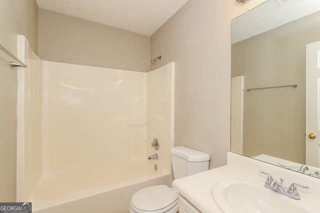 6055 Camden Forrest Drive, Riverdale, GA 30296