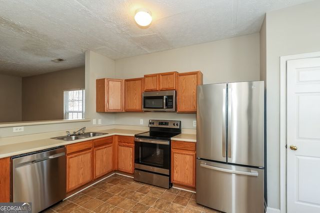 6055 Camden Forrest Drive, Riverdale, GA 30296