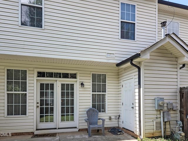 18 Rhododendron Drive, Greensboro, NC 27455
