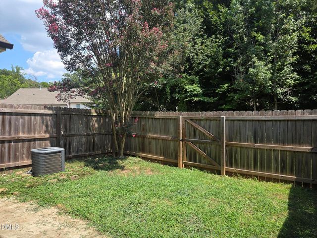 18 Rhododendron Drive, Greensboro, NC 27455