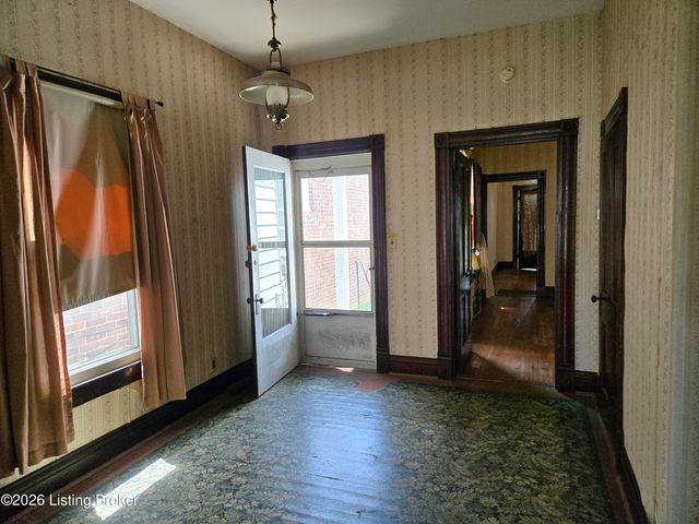 1131 Rammers Ave, Louisville, KY 40204
