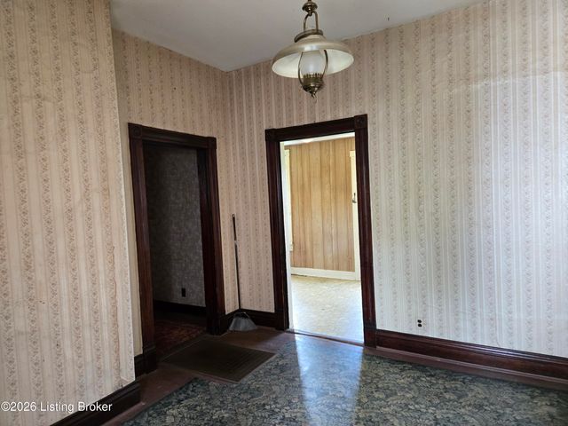 1131 Rammers Ave, Louisville, KY 40204