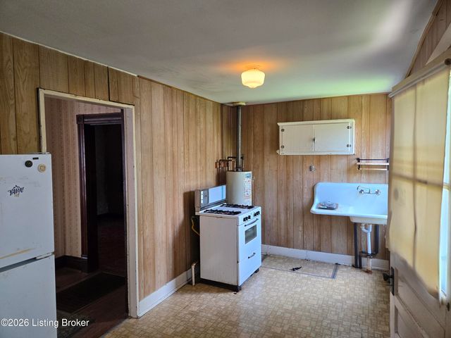 1131 Rammers Ave, Louisville, KY 40204