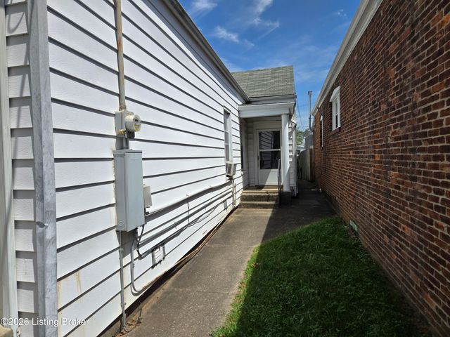 1131 Rammers Ave, Louisville, KY 40204