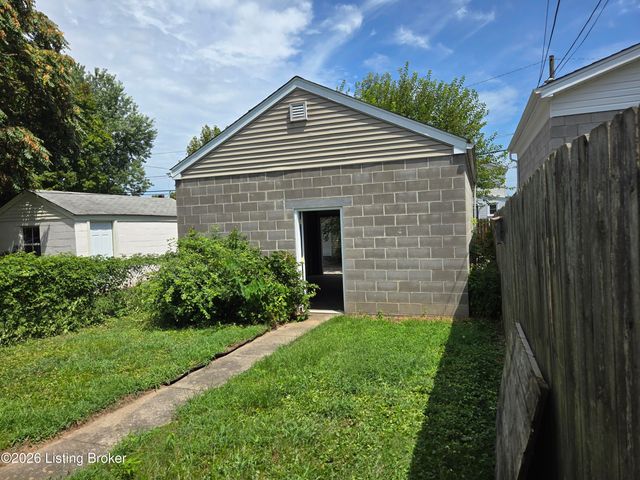 1131 Rammers Ave, Louisville, KY 40204