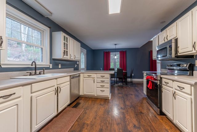 311 Twin Cedars Drive, Murphy, NC 28906