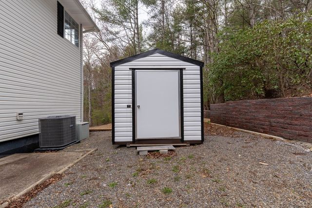 311 Twin Cedars Drive, Murphy, NC 28906