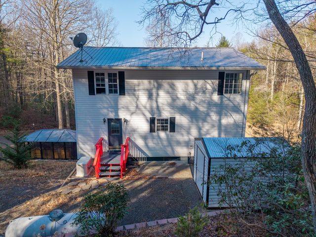 311 Twin Cedars Drive, Murphy, NC 28906