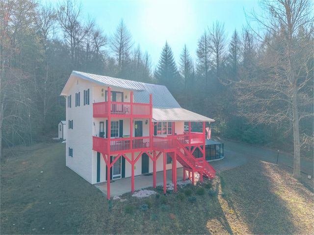 311 Twin Cedars Drive, Murphy, NC 28906