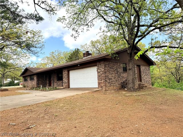 301 Poe Avenue, Poteau, OK 74953