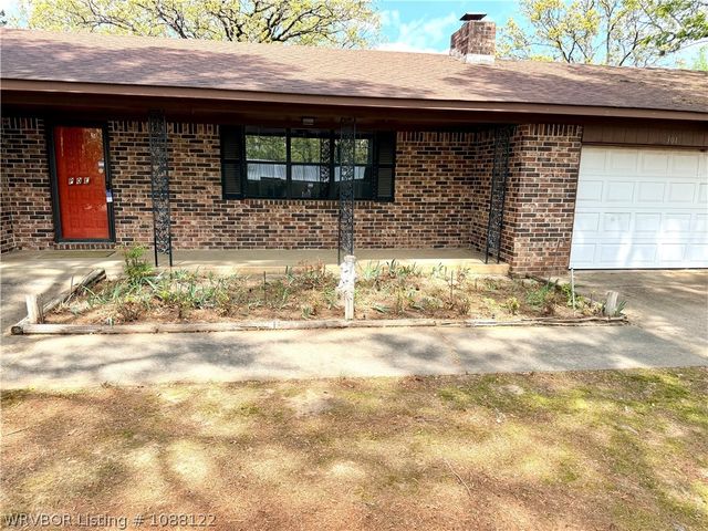 301 Poe Avenue, Poteau, OK 74953