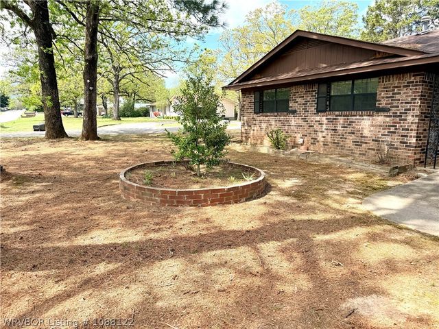 301 Poe Avenue, Poteau, OK 74953