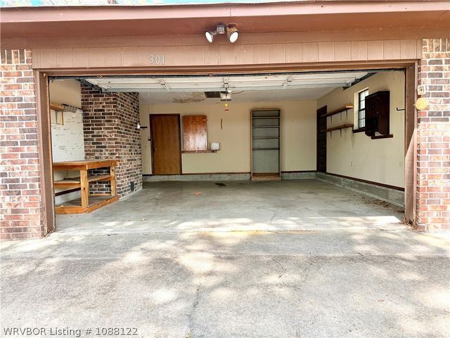 301 Poe Avenue, Poteau, OK 74953