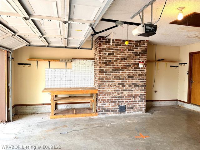 301 Poe Avenue, Poteau, OK 74953