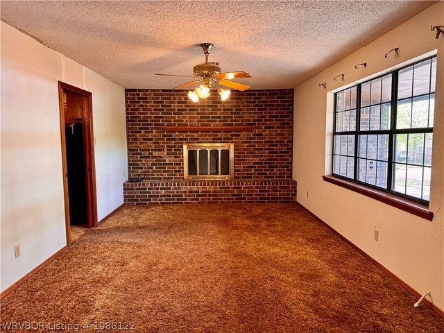 301 Poe Avenue, Poteau, OK 74953