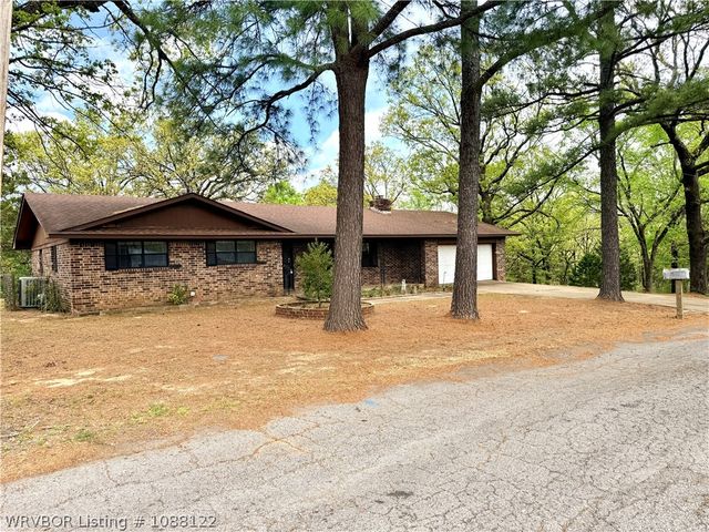 301 Poe Avenue, Poteau, OK 74953