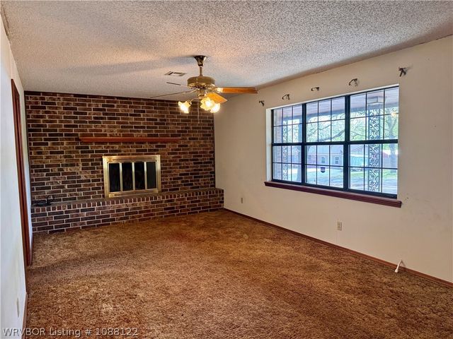 301 Poe Avenue, Poteau, OK 74953