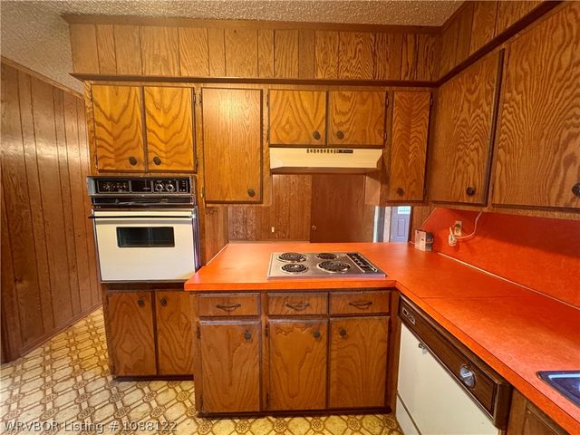 301 Poe Avenue, Poteau, OK 74953