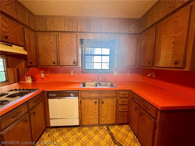 301 Poe Avenue, Poteau, OK 74953