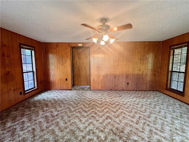 301 Poe Avenue, Poteau, OK 74953