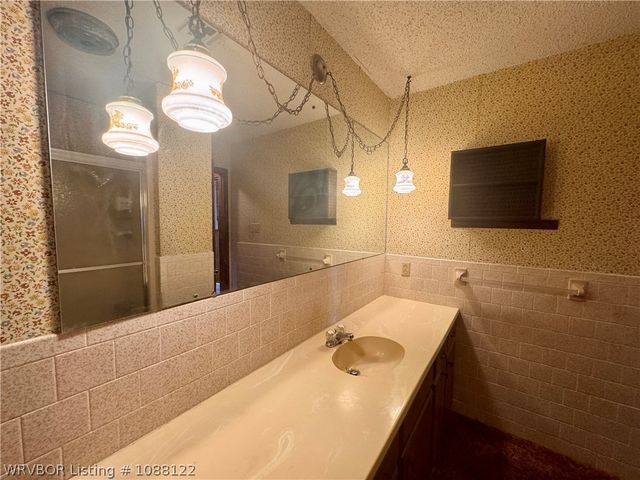 301 Poe Avenue, Poteau, OK 74953