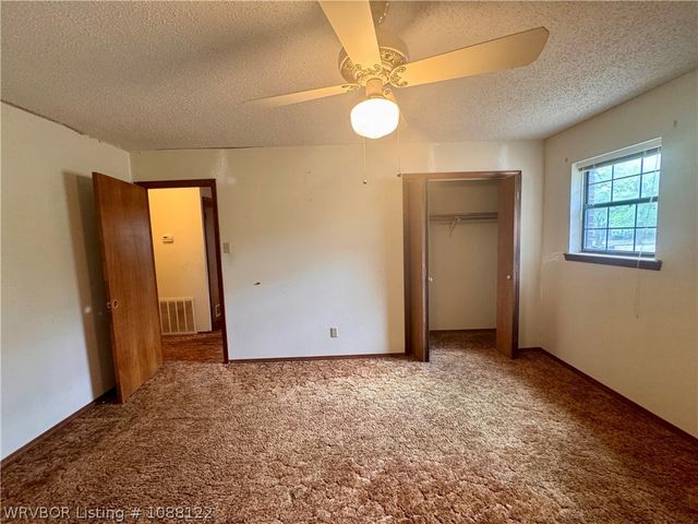 301 Poe Avenue, Poteau, OK 74953