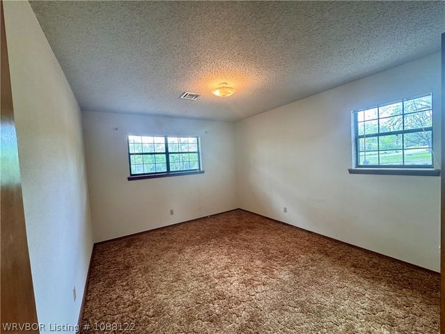 301 Poe Avenue, Poteau, OK 74953