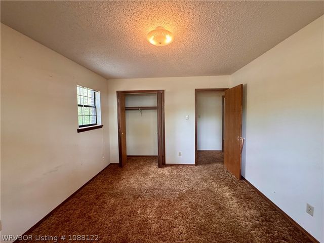 301 Poe Avenue, Poteau, OK 74953