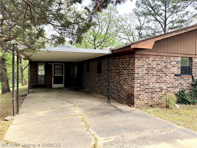 301 Poe Avenue, Poteau, OK 74953