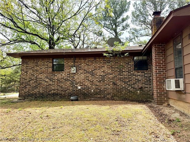 301 Poe Avenue, Poteau, OK 74953