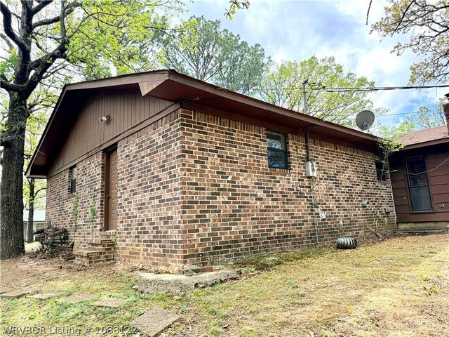 301 Poe Avenue, Poteau, OK 74953