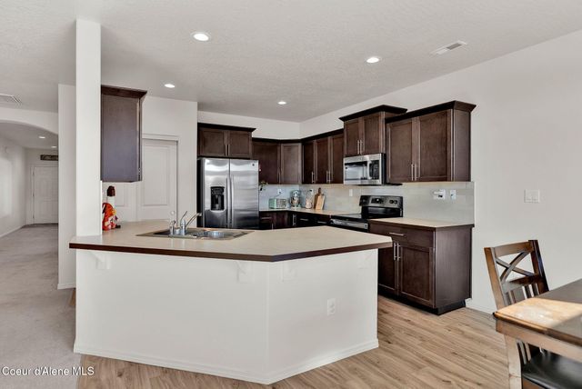 16167 N Hadley Loop, Rathdrum, ID 83858