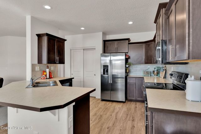 16167 N Hadley Loop, Rathdrum, ID 83858