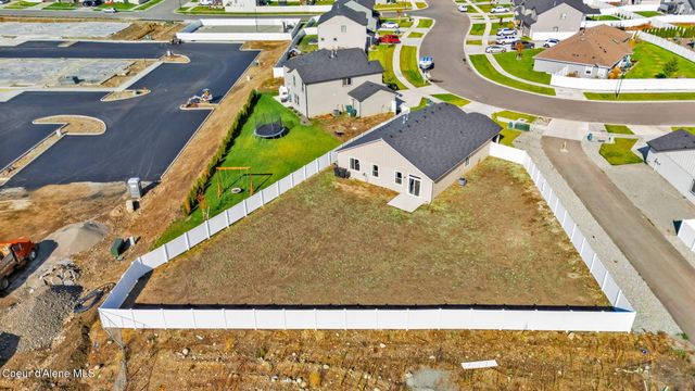 16167 N Hadley Loop, Rathdrum, ID 83858