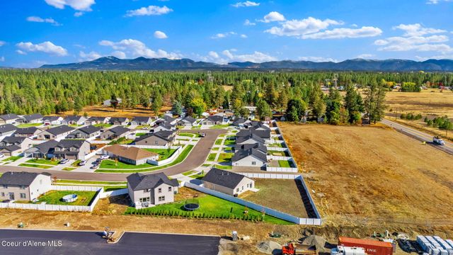 16167 N Hadley Loop, Rathdrum, ID 83858