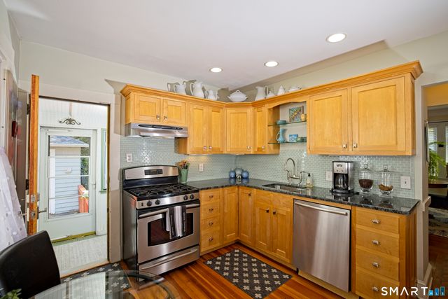 94 Lancaster Road, West Hartford, CT 06119
