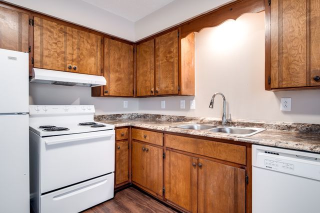 1184 Meadowview Dr, Gallatin, TN 37066