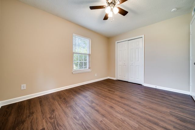 1184 Meadowview Dr, Gallatin, TN 37066
