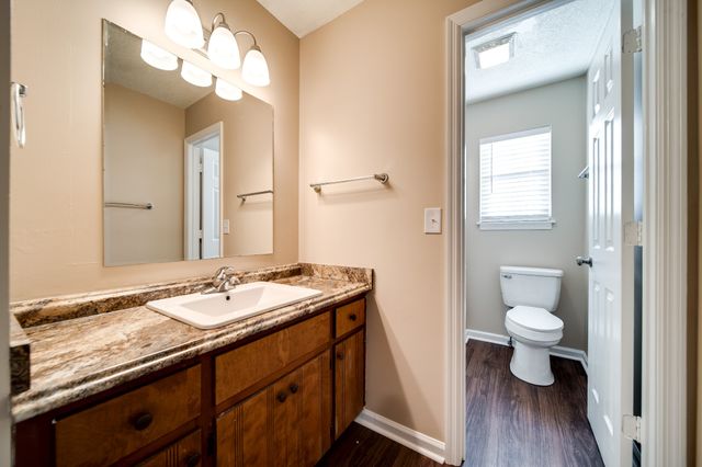 1184 Meadowview Dr, Gallatin, TN 37066