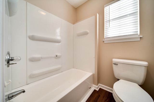 1184 Meadowview Dr, Gallatin, TN 37066